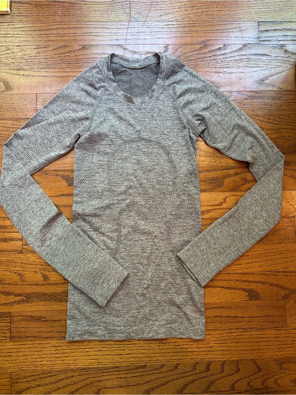 Lululemon swiftly tech long sleeve heather grey size 0